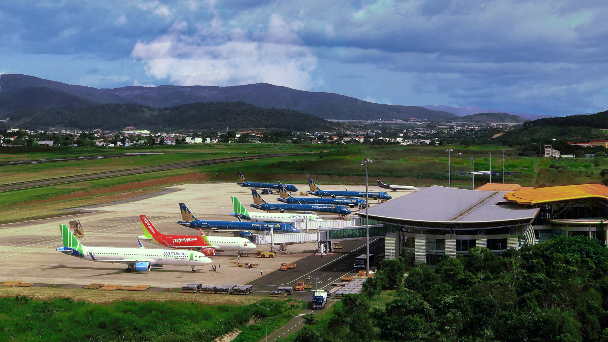 Lien Khuong Airport Dli Lam Dong 2133x1200