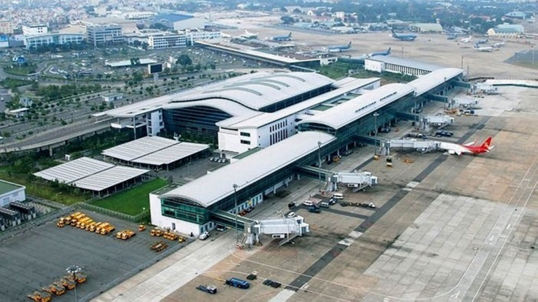 Tan Son Nhat Airport Sgn 3 2137x1200