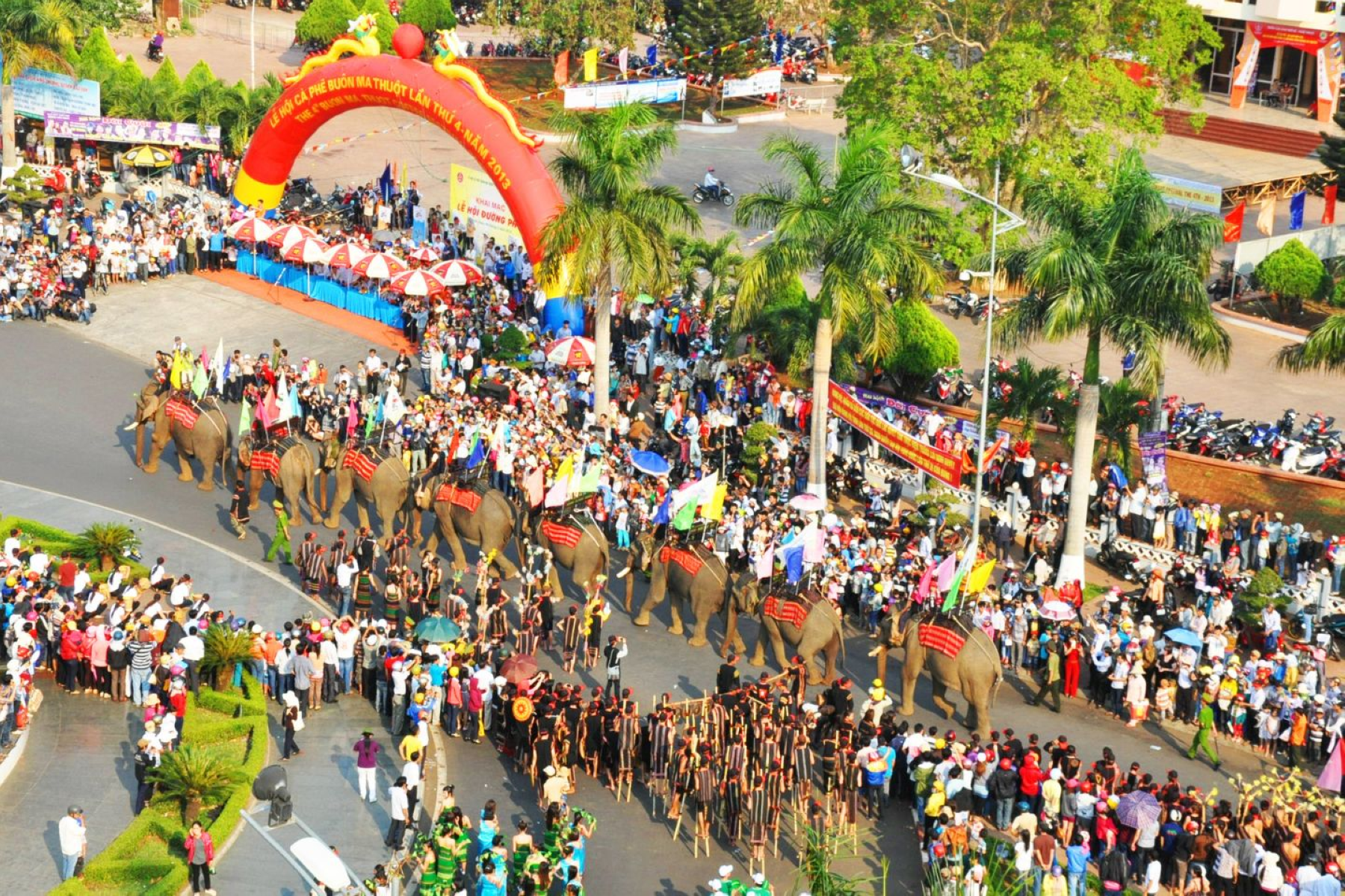 Transfer Between Cam Ranh Airport Nha Trang And Buon Ma Thuot City Dak Lak From To Departure To Festival 1800x1200