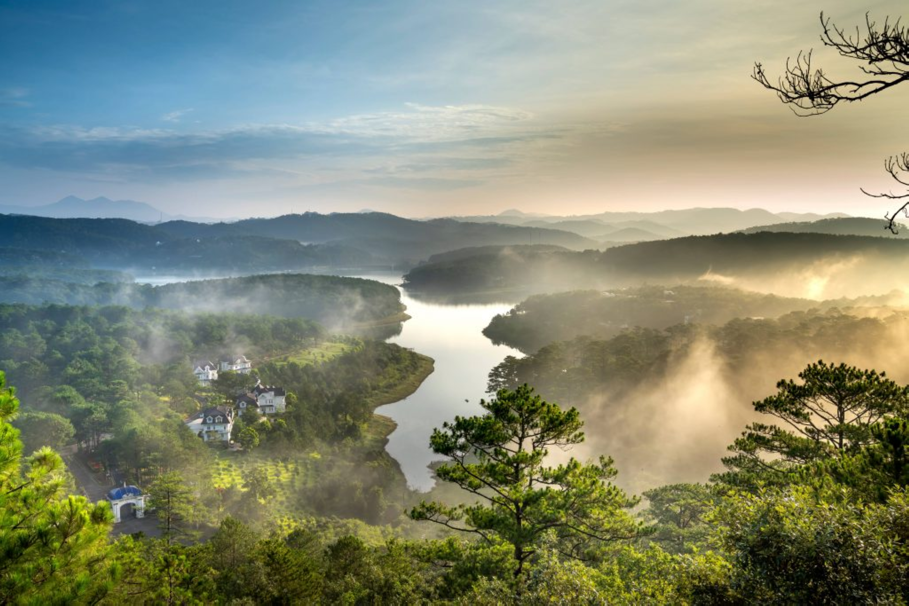 Traveling From Ho Chi Minh City To Da Lat A Travelers Tale Tuyen Lam Lake Pinhatt Mountain 1799x1200